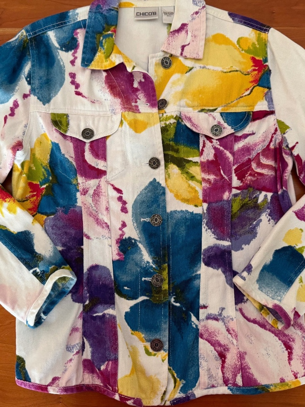 CHICOS SIZE 0 DEMIN FLORAL JACKET